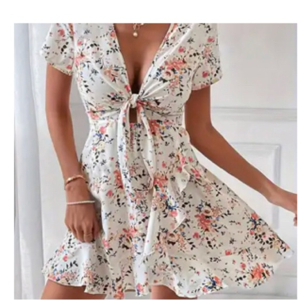 BNIB FLORAL TIE DRESS